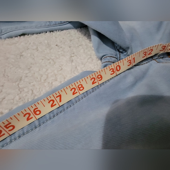 Miss Me The Softest Signature Skinny Light blue jeans. Size 26 Like new - Picture 6 of 10